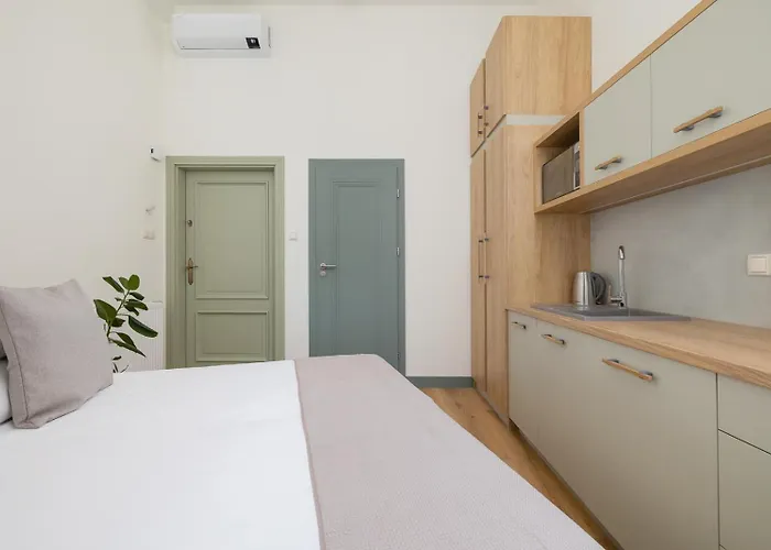 - Augustianska 1 Krasków