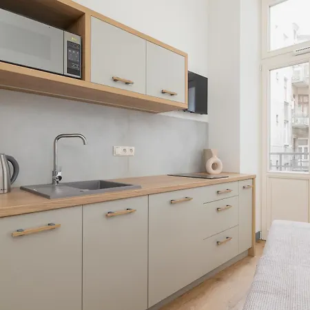 - Augustianska 1 * Cracovia